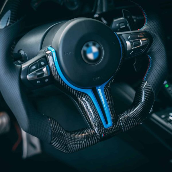 iCarPro BMW F30 F80 F82 F87 carbon fiber steering wheel with blue cover installed view